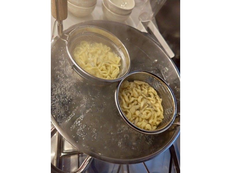 Ramen Making from Scratch +Akihabara Tour –Tokyo Cooking Classの紹介画像