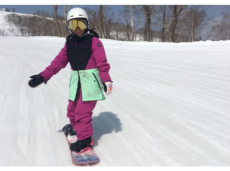 [2-hour lesson in Kiroro, Hokkaido] Make your snowboarding debut! Try it out with a 2-hour lesson! Even if it's your first time snowboarding, you can enjoy it with confidence!の紹介画像