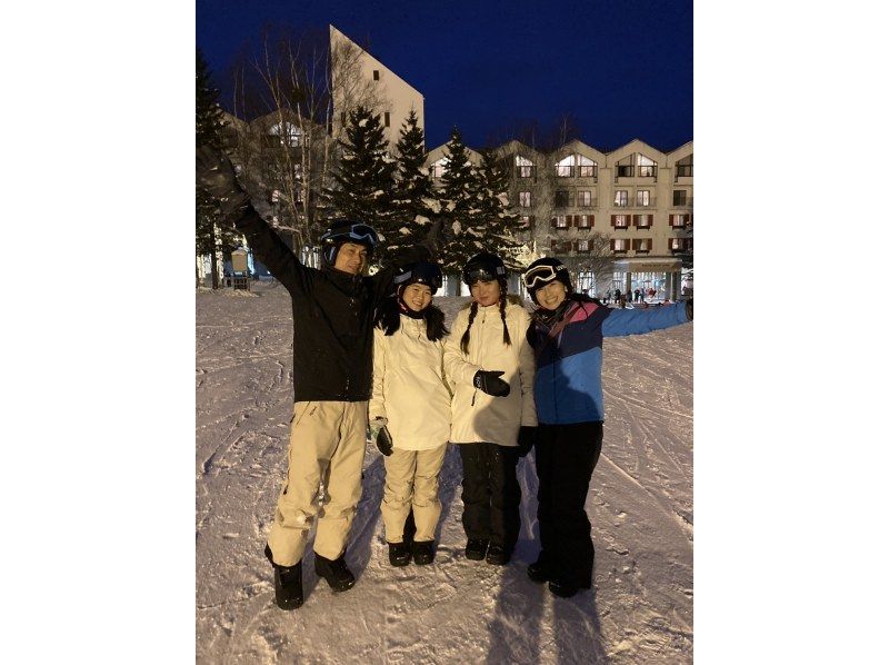 [Kiroro] Enjoy a private night lesson on your travel day or in the evening! Enjoy your trip without wasting time ☆ Experience snowboarding on a fantastic night slope!の紹介画像