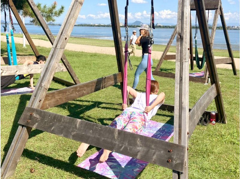 [Shiga, Lake Biwa] Safe low-altitude hammock yoga on the lakesideの紹介画像