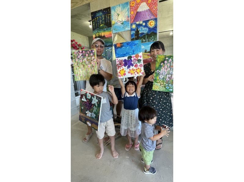 [40 minutes from Naha] A spectacular view of the ocean! An art experience to enjoy in a studio on the beach ♪ No need to worry about rain! Families and couples welcome! Use Okinawa's beautiful scenery as your canvas!の紹介画像