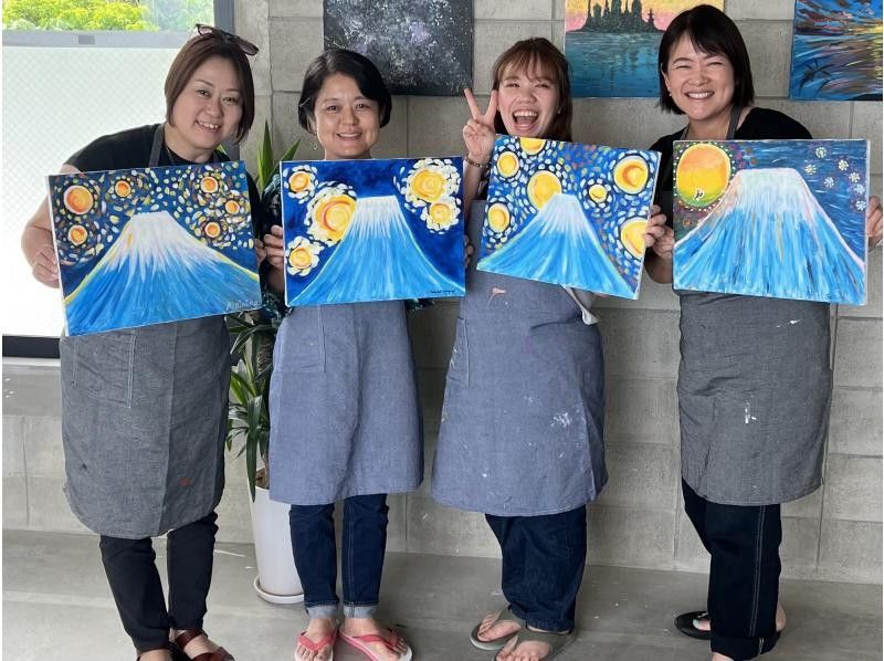 [40 minutes from Naha] A spectacular view of the ocean! An art experience to enjoy in a studio on the beach ♪ No need to worry about rain! Families and couples welcome! Use Okinawa's beautiful scenery as your canvas!の紹介画像