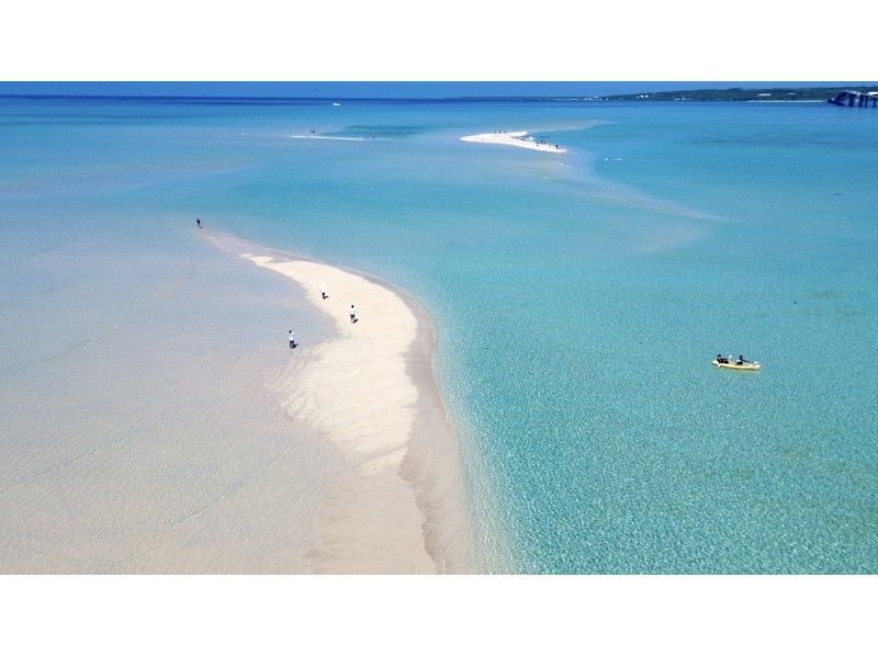 [โอกินาว่า มิยาโกจิม่า] หาดยูนิ (เรือไปเกาะผี) ว่ายน้ำ ถ่ายภาพด้วยโดรน [วิดีโอฟรี] ห้องน้ำและเครื่องปรับอากาศเพื่อความสบายใจของคุณ ส่วนลดสำหรับเด็ก (5,000 เยนสำหรับอายุ 15 ปีขึ้นไป)の紹介画像