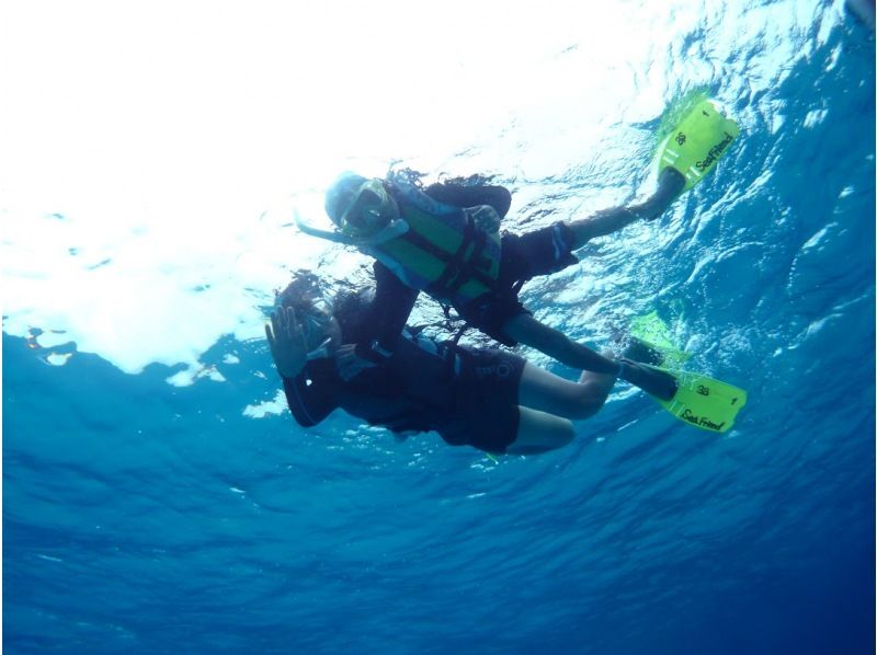 [Okinawa, Kerama] OK for ages 6 and up! Half-day snorkeling tour with a 20-minute trip to Kuefu Island on our own boat!の紹介画像