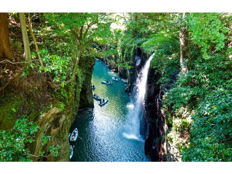 SALE! Kamishiki-kun Kumanoza and Amanoiwato Shrine Tour from Fukuokaの紹介画像