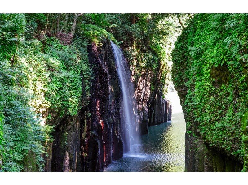 SALE! Kamishiki-kun Kumanoza and Amanoiwato Shrine Tour from Fukuokaの紹介画像