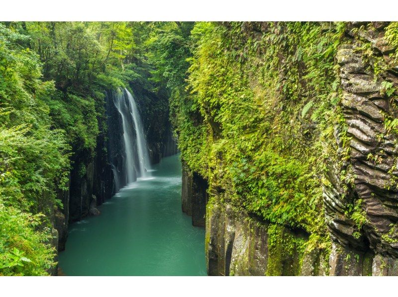 Kamishiki-kun Kumanoza and Amanoiwato Shrine Tour from Fukuokaの紹介画像