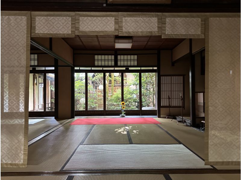 [Kyoto Nishijin] Tour a 140-year-old townhouse, try on a kimono and experience the tea ceremonyの紹介画像