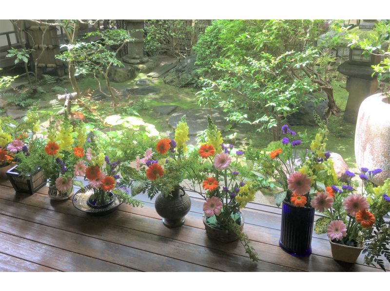 [Kyoto Nishijin] Tomidaya Flower Arrangement Experienceの紹介画像