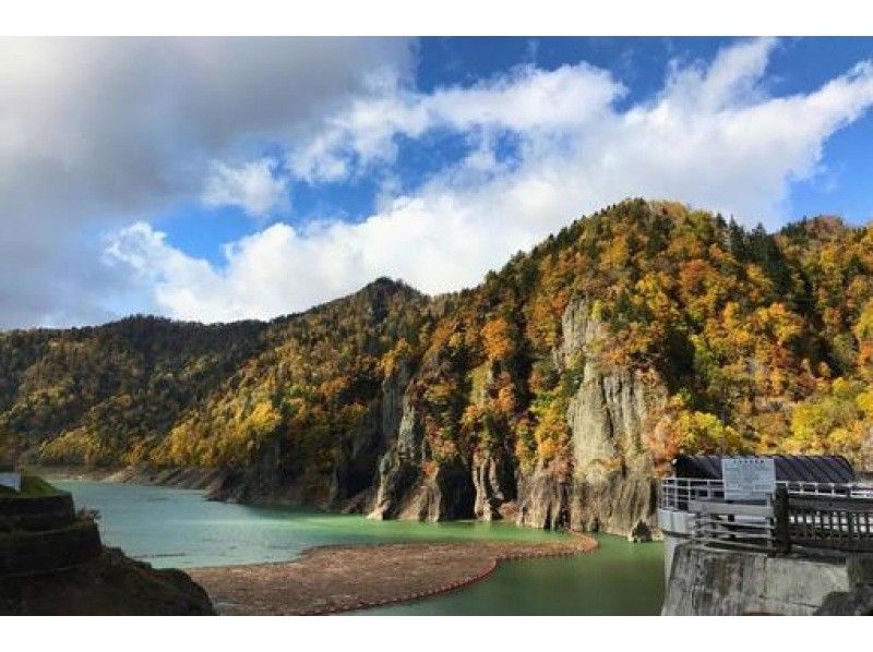 SALE! [Jozankei Onsen Sightseeing] Enjoy the autumn leaves! Tour the town of Jozankei freely with a chartered car! A dedicated guide will guide you ☆ A completely private tour that you can enjoy at your own pace!の紹介画像