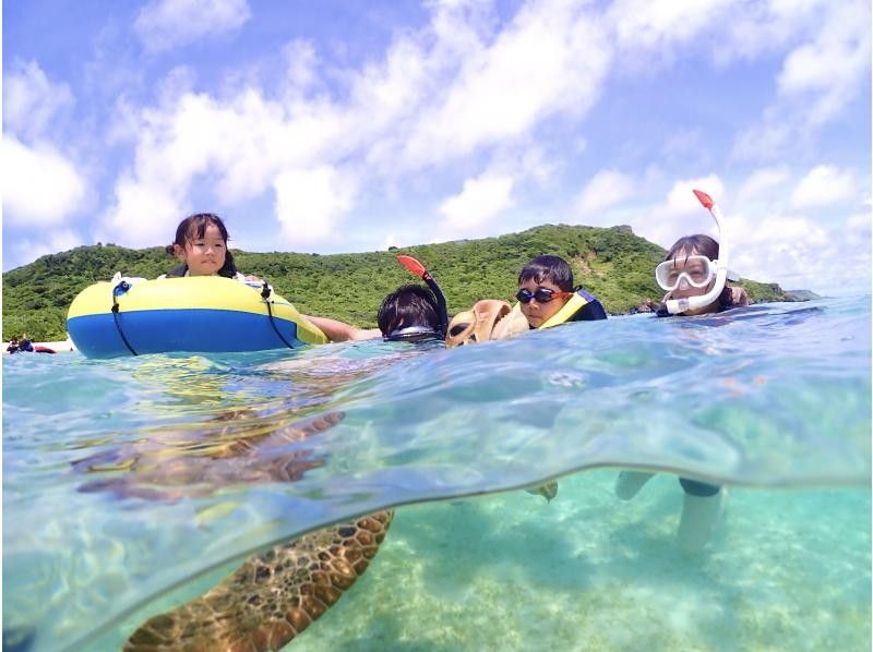 【宮古島・ドローン撮影無料！】ユニの浜＆ウミガメシュノーケルツアー！遭遇率100%継続中！1才〜参加可能！の紹介画像