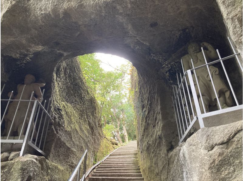 【房総半島・鋸山】日本寺1300年の歴史を辿る<プライベートガイド付き>トレッキングツアーの紹介画像