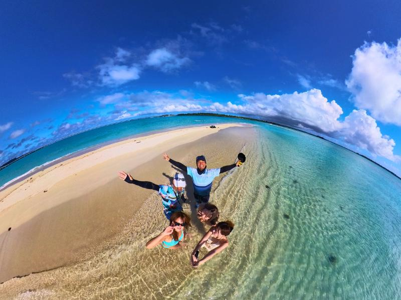 [Okinawa, Miyakojima] Uni Beach Clear SUP or Clear Kayak Tour ☆ Full Refund + α Guarantee ☆ Drone Photography ☆の紹介画像