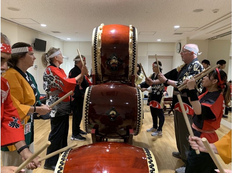 【東京・浅草・上野・スカイツリー・明治神宮・秋葉原エリア】日本伝統文化の「和太鼓体験」国籍問わず最大200名様まで歓迎！の紹介画像