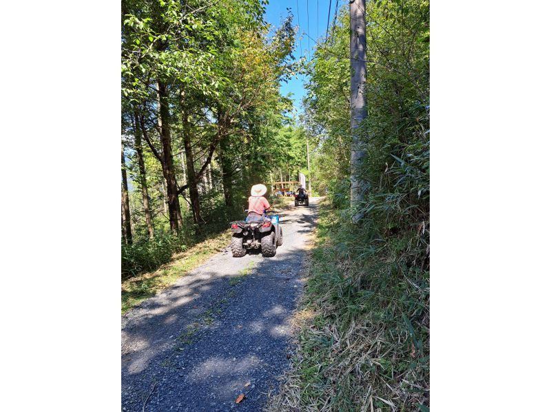 [Okayama, Mimasaka] Authentic mountain trails, forest roads, and beginner courses in the great outdoors. No license required and empty-handed buggy experience for 60 minutes! Beginners and children can feel safe with a lecture before the experience.の紹介画像