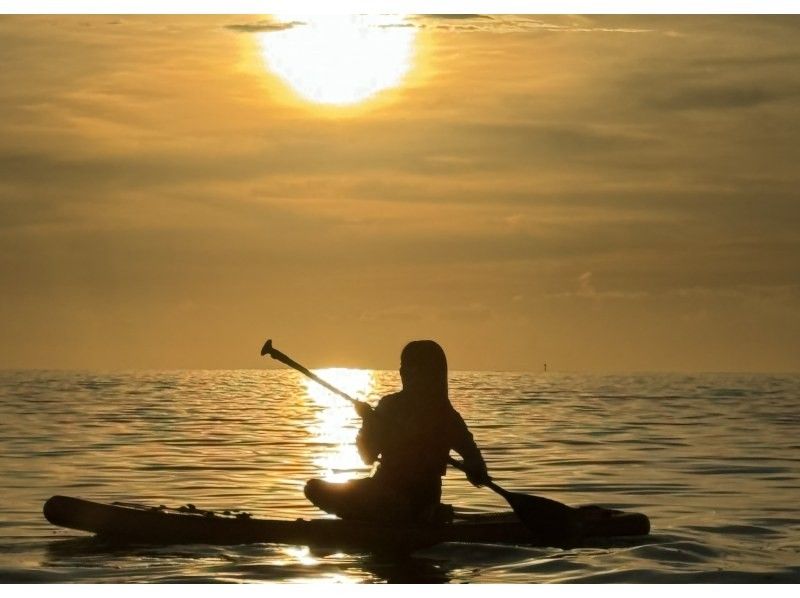 【宮古島｜貸切｜当日予約歓迎】《1組貸切サンセットSUPツアー》★ドローン撮影付き★写真・動画無料★追加料金なし★手ぶらで参加OKの紹介画像