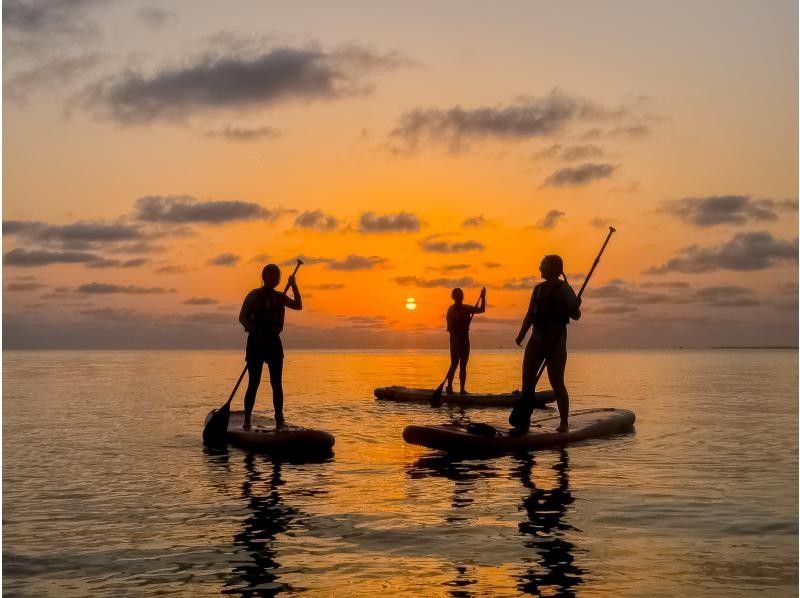 【宮古島｜貸切｜当日予約歓迎】《1組貸切サンセットSUPツアー》★ドローン撮影付き★写真・動画無料★追加料金なし★手ぶらで参加OKの紹介画像