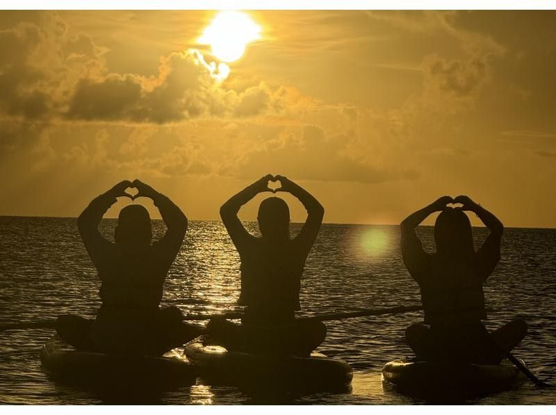 【宮古島｜貸切｜当日予約歓迎】《1組貸切サンセットSUPツアー》★ドローン撮影付き★写真・動画無料★追加料金なし★手ぶらで参加OKの紹介画像