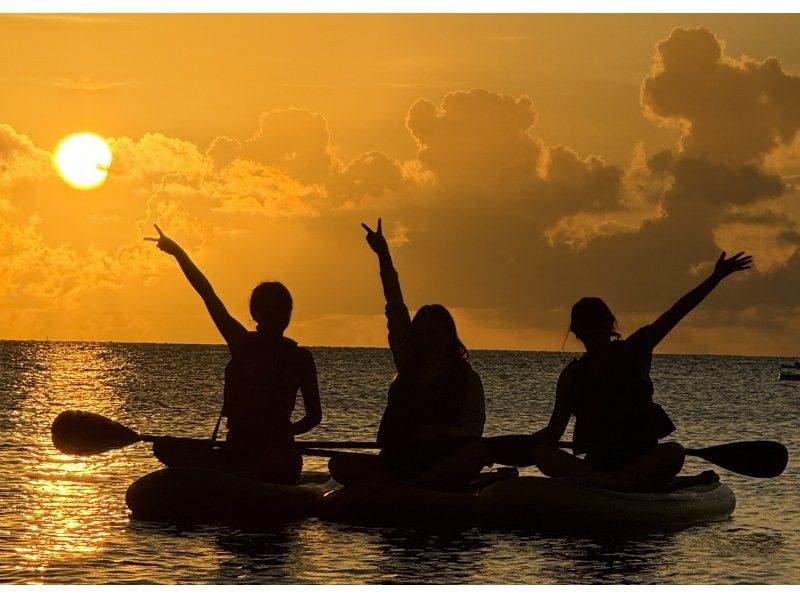 【宮古島｜貸切｜当日予約歓迎】《1組貸切サンセットSUPツアー》★ドローン撮影付き★写真・動画無料★追加料金なし★手ぶらで参加OKの紹介画像