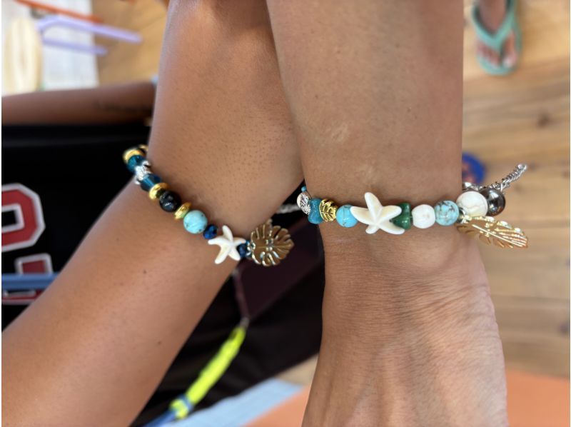 [Okinawa, Ishigaki Island] Make bracelets and anklets that stand out in the sea ★ Choose from 700 types of parts / Custom size finish ♪ Just choosing is a fun experience ☆の紹介画像