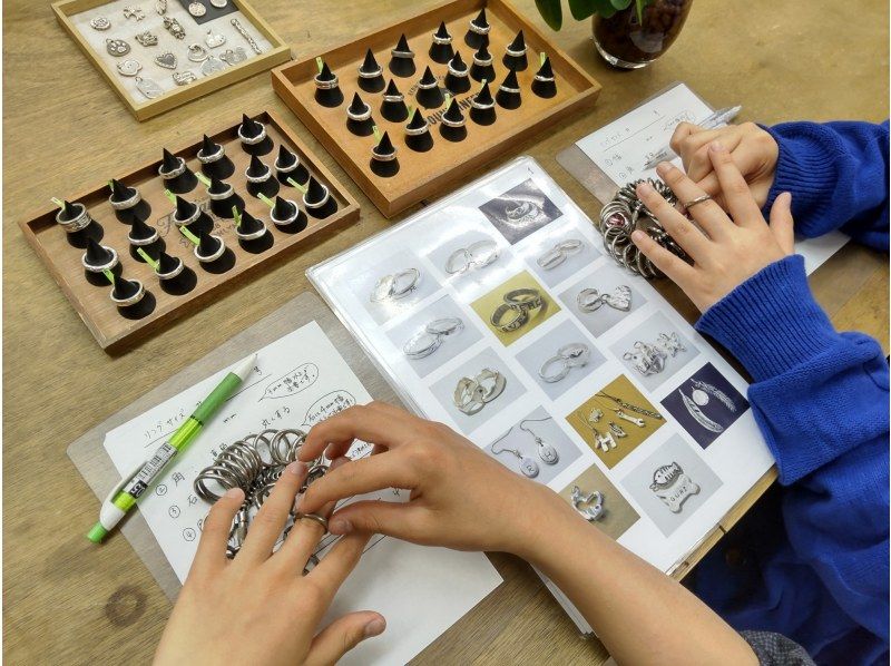 【静岡・熱海 シルバーリング＆アクセサリー体験】99.9％純銀の銀粘土でいちから作る！その場で完成♪彫りもOK！の紹介画像