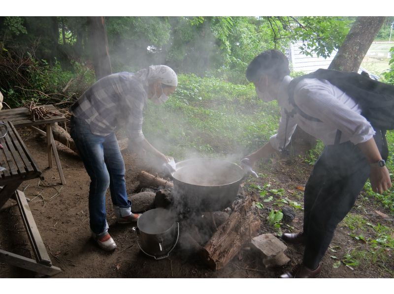 【長野県・茅野市】１日１組　特製ランチとおやつ付き、仕込んだ味噌1.5kg持ち帰り可能 焚火でつくる、プレミアム味噌づくり体験