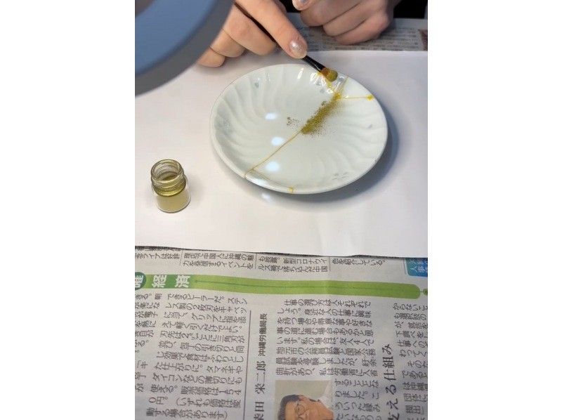 A short and fun Kintsugi experience in Naha, Okinawa | Beginners' class for tourists [Right next to Miebashi Station!]の紹介画像