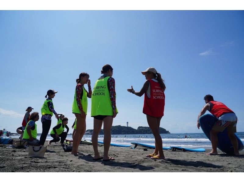 【神奈川・湘南／江ノ島】女性インストラクターが指導。女性初心者さんのためのサーフィン体験スクール！の紹介画像