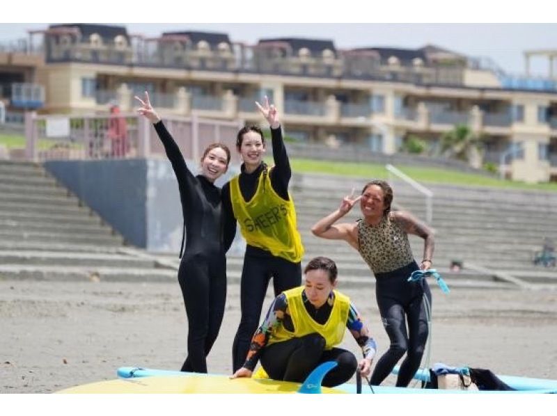 [Kanagawa/Shonan/Enoshima] A female instructor will teach you. A surfing experience school for female beginners!の紹介画像