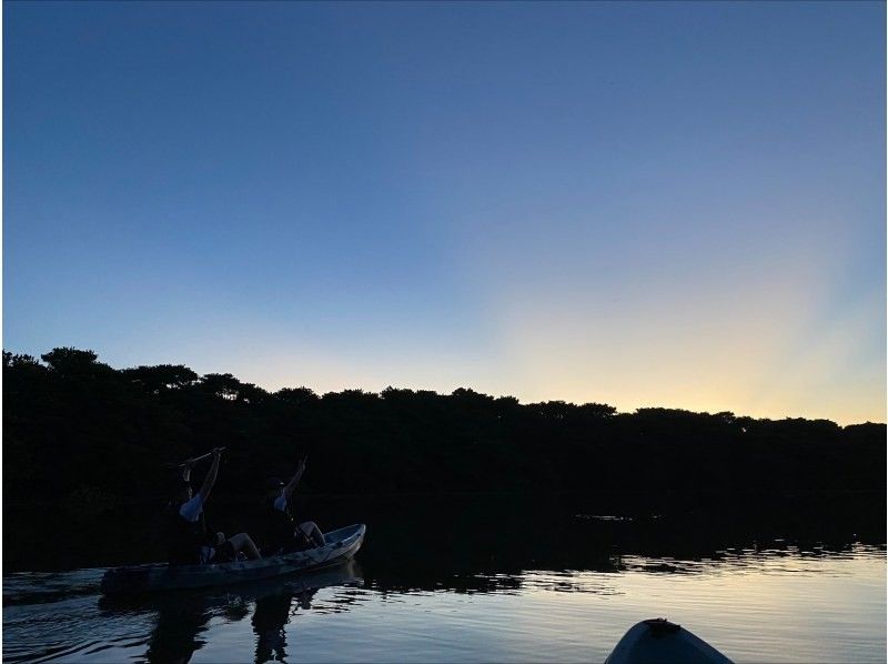 【石垣島/2時間】煌びやかな夕日を眺めながらゆったりクルージング♪サンセットマングローブカヤック！【撮影付き】の紹介画像