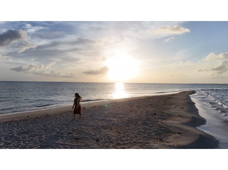 【오키나와 미야코지마】유니의 해변 선셋 골드 투어는 SNS 빛나는 틀림없음! 석양을 맛보는 호화로운 시간! (약 1시간)の紹介画像