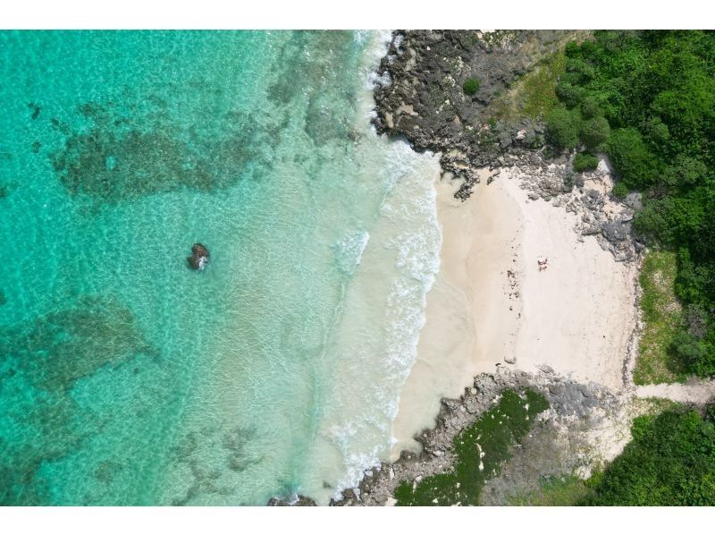 [Drone photography tour] ~ Capture your memories of Miyakojima from the sky ~ Recommended for families, friends, and couples ★ {1 hour course}の紹介画像