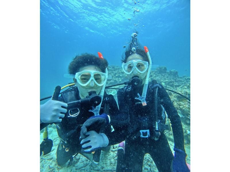 SALE! [Limited to 2 people, 1.5 hour course!] Experience diving on a safe small boat for beginners (GoPro photo service included, also recommended for women)の紹介画像