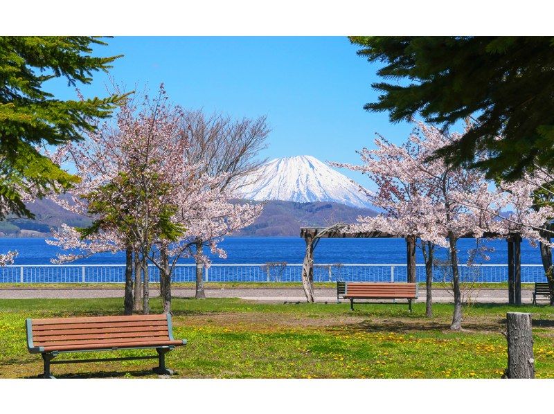 SALE! Noboribetsu Snow Play Tour Toyako Observatory & Noboribetsu Jigokudani (Departing from Sapporo)の紹介画像