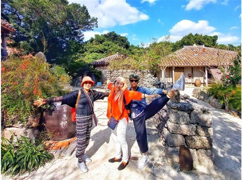【沖縄・石垣島or竹富島発】1組貸切フォトツアー！沖縄の原風景が残る「竹富島」でオリジナルフォト【穴場ポイント満載プラン】