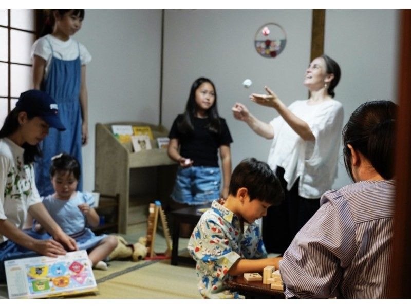 [Kyoto Higashiyama] An experience space where you can enjoy traditional Japanese toys and crafts. Small children are also welcome. Free drinks and simple Japanese clothing are also available.の紹介画像