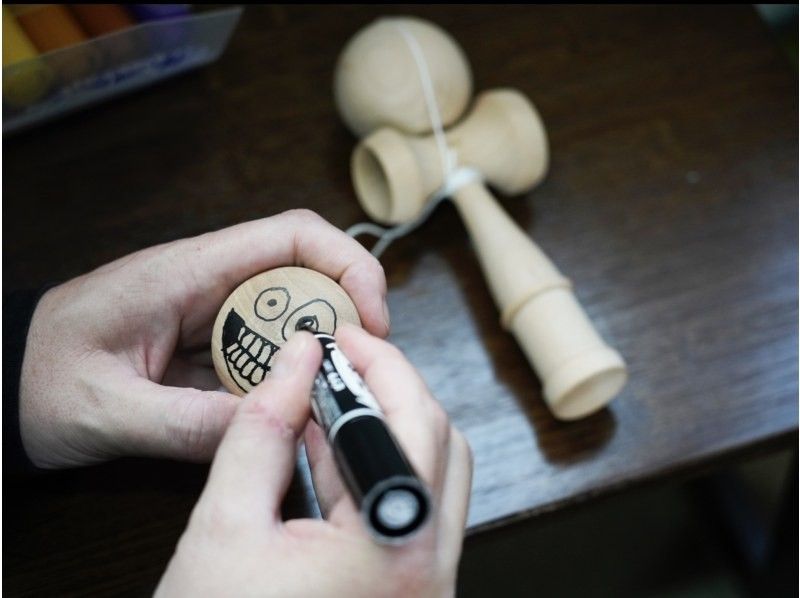 [Kyoto Higashiyama] An experience space where you can enjoy traditional Japanese toys and crafts. Small children are also welcome. Free drinks and simple Japanese clothing are also available.の紹介画像