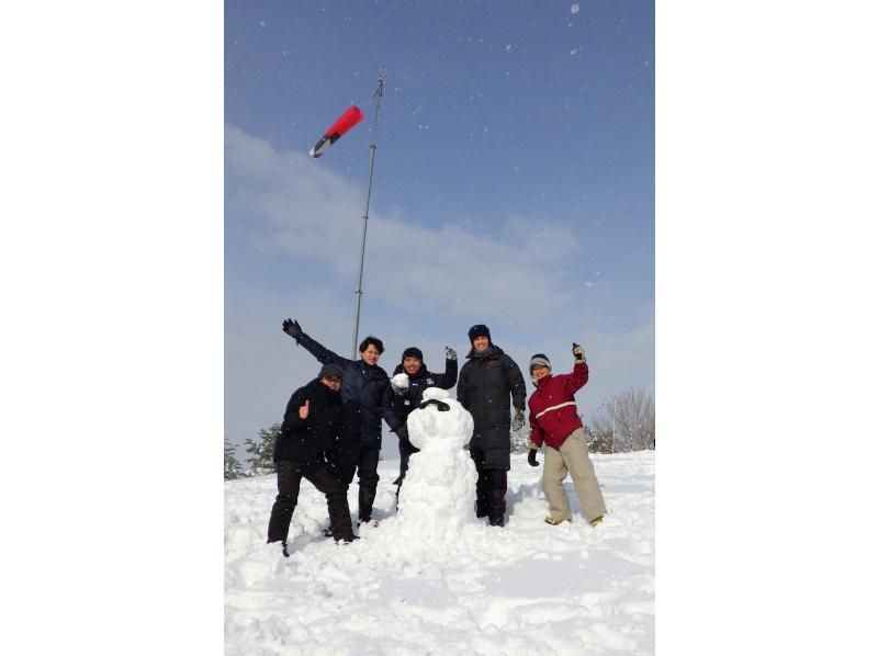 【山形県・南陽市】ソリに乗って楽々登頂！白銀の十分一山プライベートツアーの紹介画像