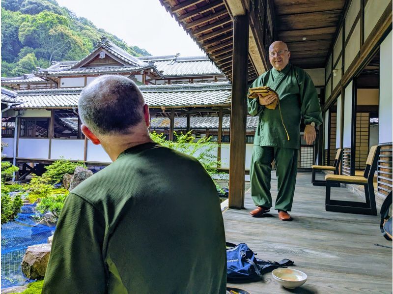 (1/2 Day) A deep dive into Zen with a Westerner monk!の紹介画像