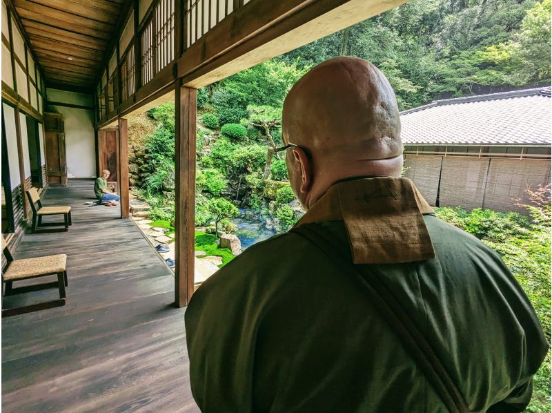 (1/2 Day) A deep dive into Zen with a Westerner monk!の紹介画像