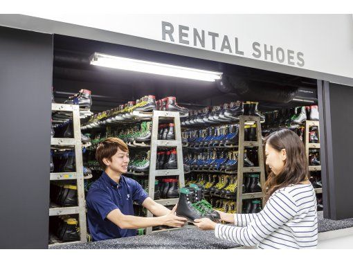 [Tokyo, Shinjuku] Meiji Jingu Gaien Ice Skating Rink - Skating ticket with rental shoesの紹介画像