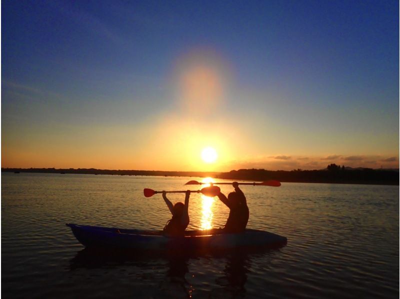 [Iriomote Island/Afternoon] Enjoy mangrove cruising and sunset on two rivers! Mangrove & Sunset SUPor Canoeの紹介画像