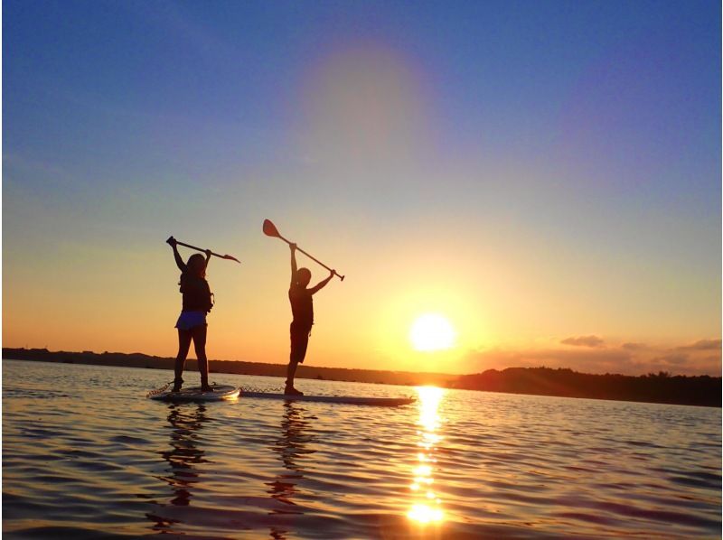 [Iriomote Island/Afternoon] Enjoy mangrove cruising and sunset on two rivers! Mangrove & Sunset SUPor Canoeの紹介画像