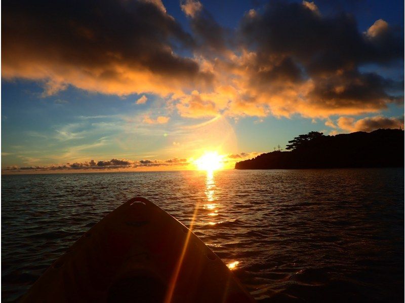 [Iriomote Island/Afternoon] Enjoy mangrove cruising and sunset on two rivers! Mangrove & Sunset SUPor Canoeの紹介画像