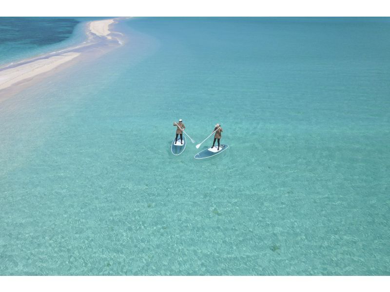 【宮古島】《大人気ユニの浜上陸プラン》【冬季限定割引価格】SUPで行く幻の島ユニの浜ツアー！小型ボート並走で安全楽々【ドローン撮影付】の紹介画像