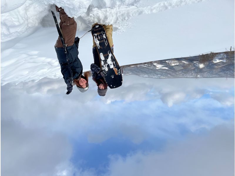 【北海道・大滝・２時間半】新感覚の雪遊び"雪板"に乗って雪上サーフィン！初心者OK！ 写真データは無料プレゼント♪の紹介画像