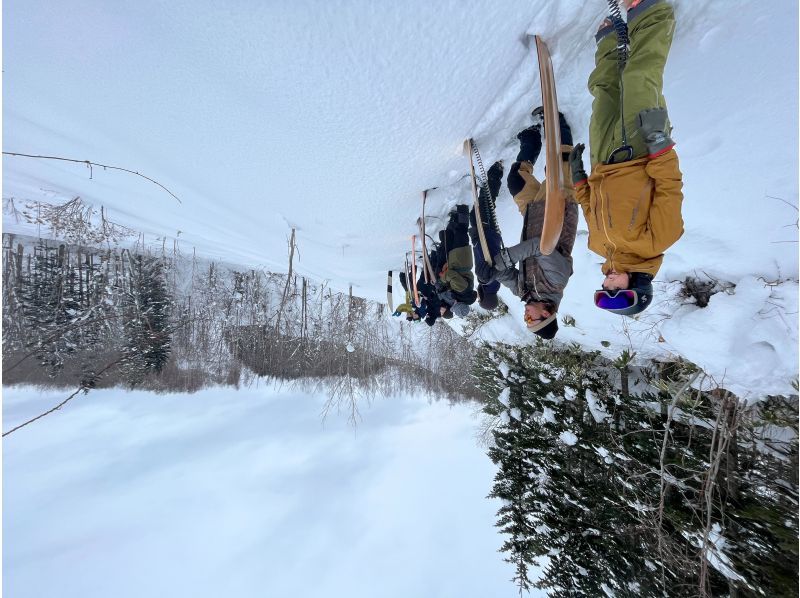 【北海道・大滝・２時間半】新感覚の雪遊び"雪板"に乗って雪上サーフィン！初心者OK！ 写真データは無料プレゼント♪の紹介画像