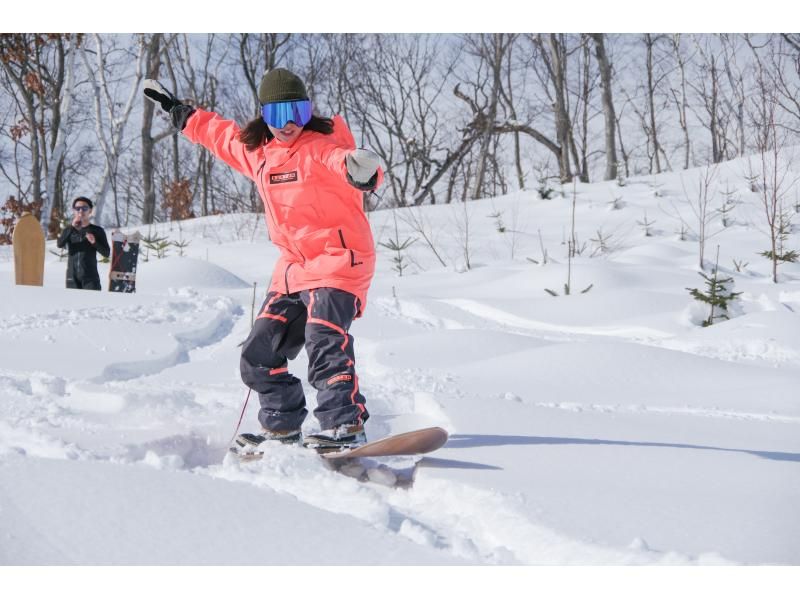 【札幌・モエレ沼公園】巷で話題沸騰中の『雪板』が体験できる！札幌市内でスノートレッキング！ファミリー、カップル、友人同士にもオススメ！の紹介画像