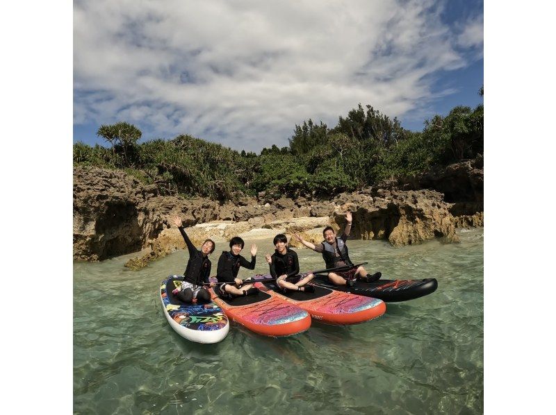 [A first in the marine industry] ⭐️ A former USJ dancer is our tour guide ⭐️ ☆ Hidden Land SUP Tour ☆ Hop on a colorful SUP with drone footage to a secluded spot.の紹介画像