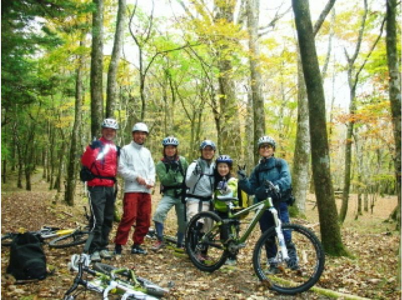 【軽井沢近郊／群馬 関東】マウンテンバイク自転車・MTB山道体験『里山トレイル探検ライド』軽井沢近くで外遊びアウトドア　◎秋の紅葉〜冬ツアーの紹介画像